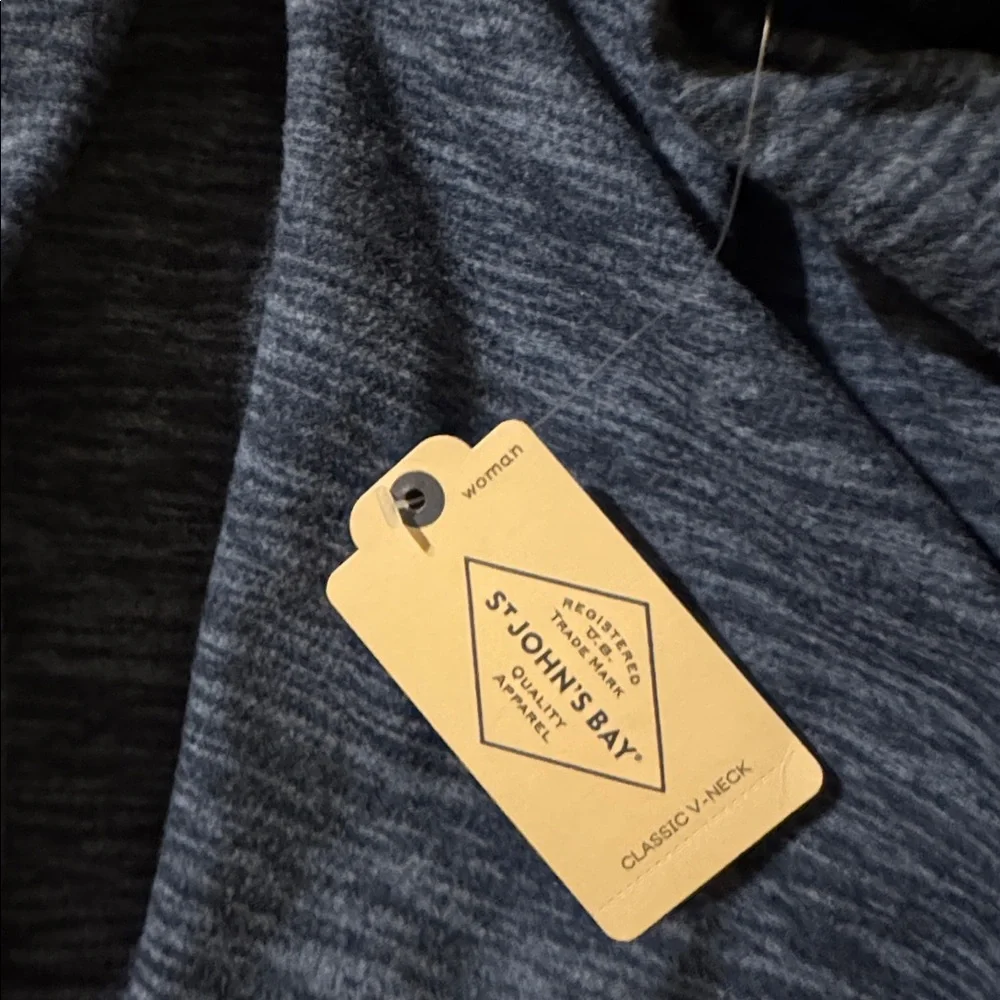 St John’s Bay Heathered Navy classic V-Neck Pullover long sleeve Top (OLCC)